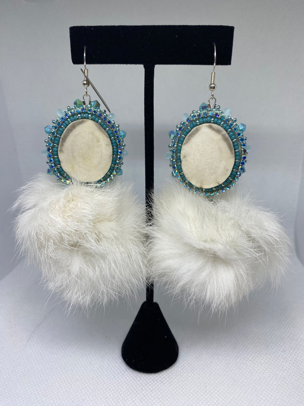 Antler Round with Pom (Rabbit Fur)