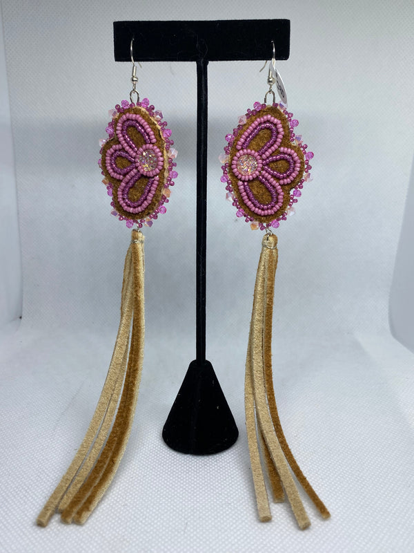 Beaded Half-Flower with Fringe (Moosehide Fringe)