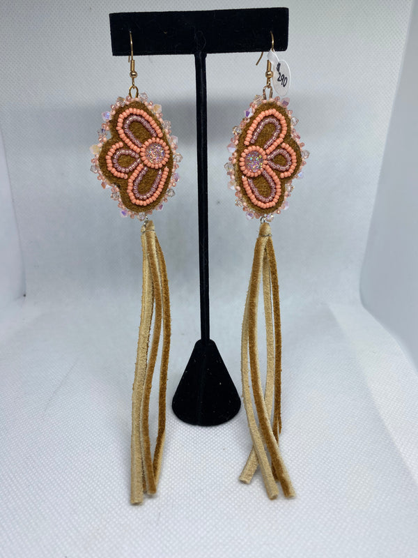 Beaded Half-Flower with Fringe (Moosehide Fringe)